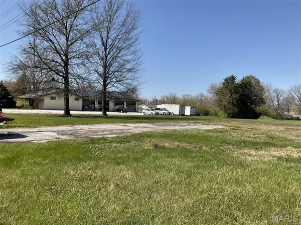 803-807 E Terra LN, O'fallon, MO 63366