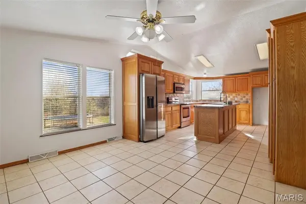 6680 Highway 137, Houston, MO 65483