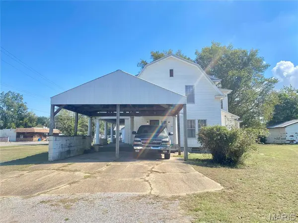 101 E Cedar ST, Bertrand, MO 63823