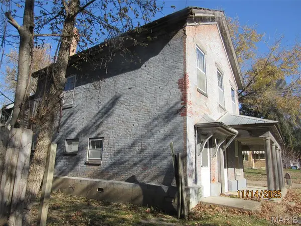 1101 S Carolina ST, Louisiana, MO 63353