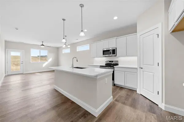 893 Walter WAY, Washington, MO 63090