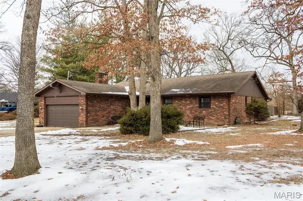 3 Echo LN, Centralia, IL 62801