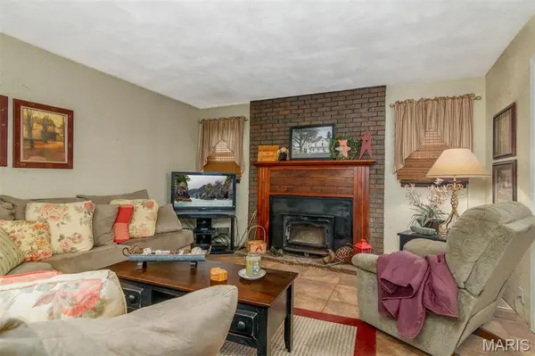 3 Echo LN, Centralia, IL 62801