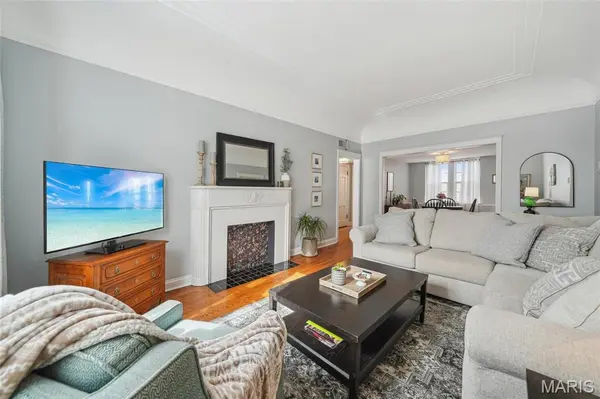 921 S Hanley Road #F, Clayton, MO 63105
