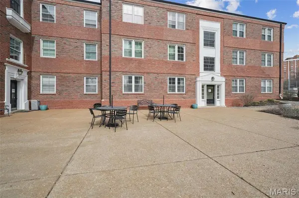 921 S Hanley Road #F, Clayton, MO 63105