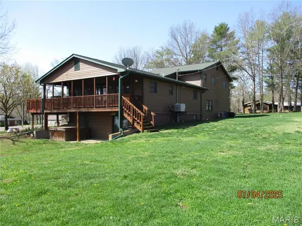 1653 Lakeshore DR, Cuba, MO 65453