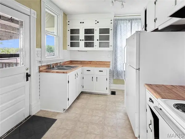 110 E 6th ST, Washington, MO 63090