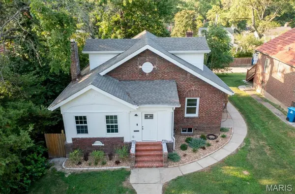 40 Sunset CT, Pasadena Park, MO 63121
