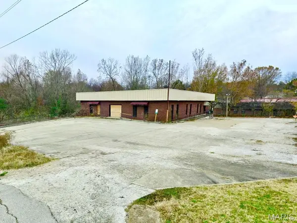 2865 James BLVD,  Poplar Bluff,  MO 63901