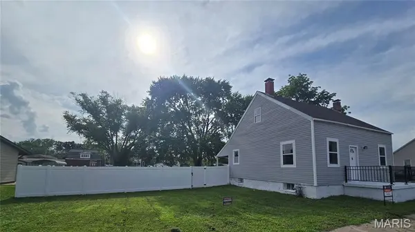 923 S High ST, Belleville, IL 62220
