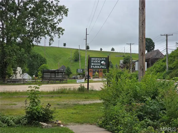 415 B E 1st ST, Hermann, MO 65041