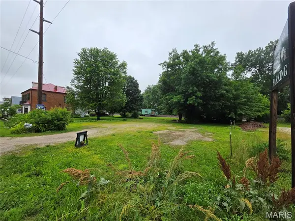 415 B E 1st ST, Hermann, MO 65041