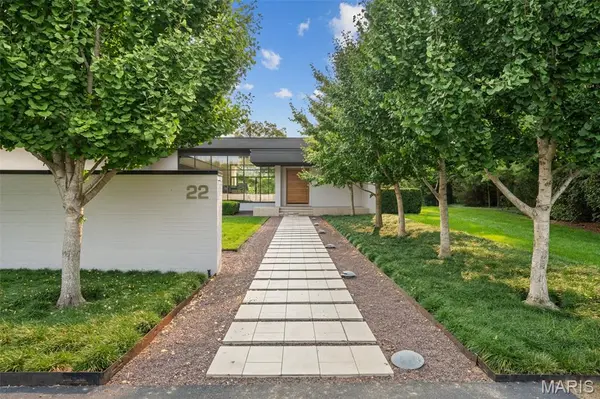 22 Fordyce LN, Ladue, MO 63124