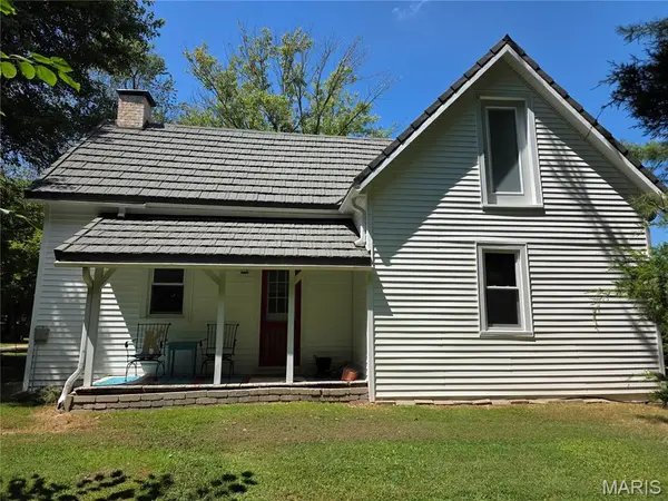 22746 Nebraska RD, Ashley, IL 62808
