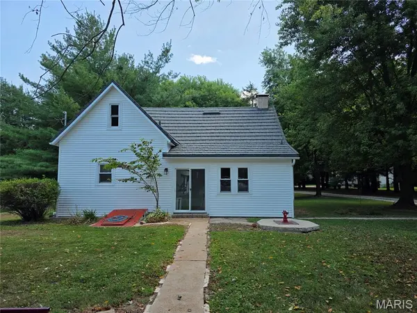 22746 Nebraska RD, Ashley, IL 62808