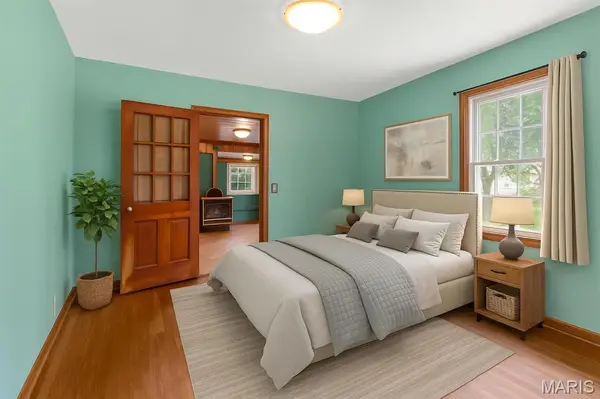 421 W College ST, Aurora, MO 65605