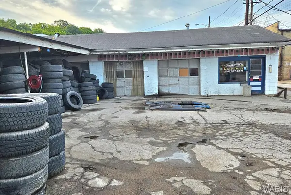 112 W Kelley ST,  De Soto,  MO 63020