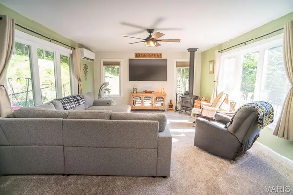 19 Hermit Hollow DR, Labadie, MO 63055