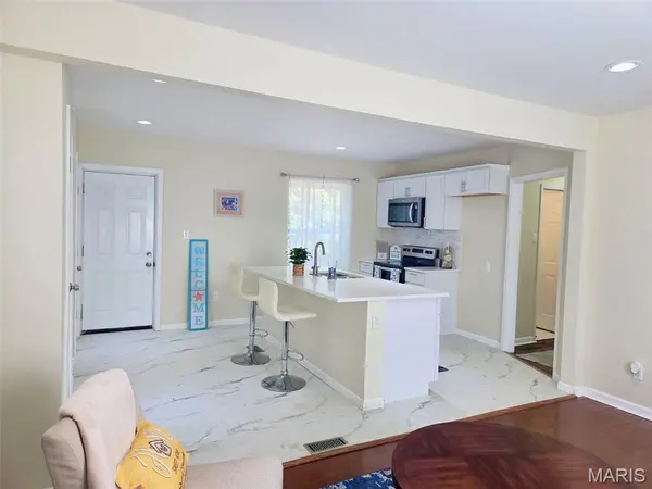 4327 Nelson DR, Northwoods, MO 63121