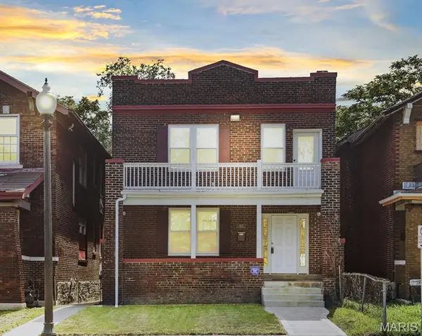 4112 W Belle PL, St Louis, MO 63108