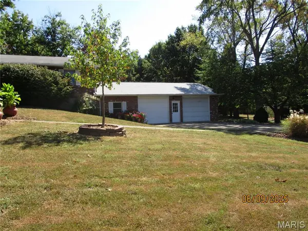 615 N Park AVE, Cuba, MO 65453