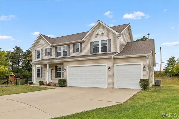 114 Brookfield Crossing DR, Lake St Louis, MO 63367