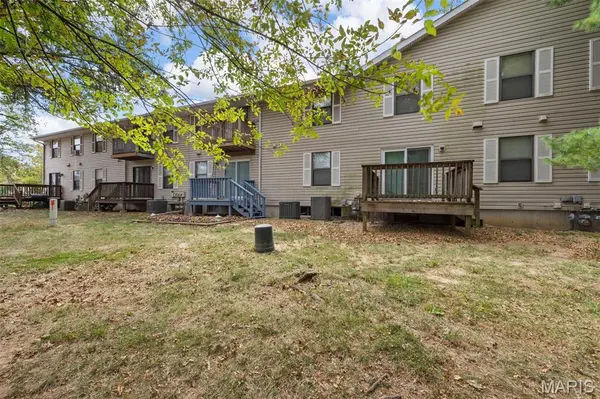 1907 High Sun DR, Florissant, MO 63031