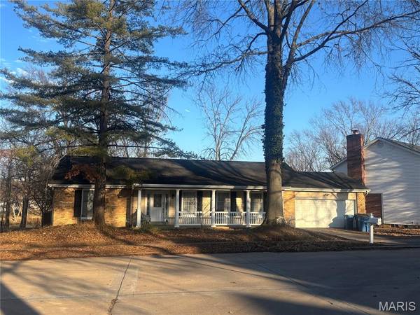 1768 Orchard Hill DR, Chesterfield, MO 63017