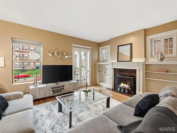 4530 McPherson AVE #1E, St Louis, MO 63108