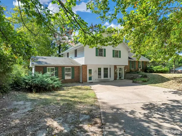 31 El Viento DR,  Washington,  MO 63090