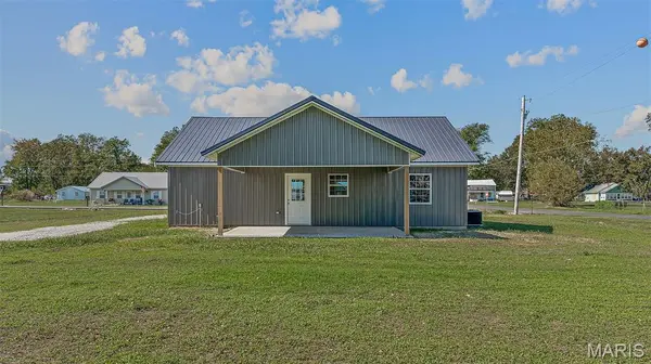 100 Oak ST, Arbyrd, MO 63821