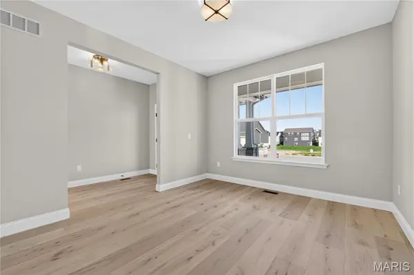 1004 Santiago Trail, Cottleville, MO 63304