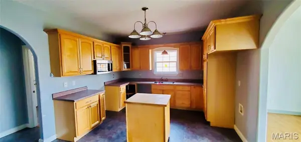 38 Pemberton LN, Brumley, MO 65017