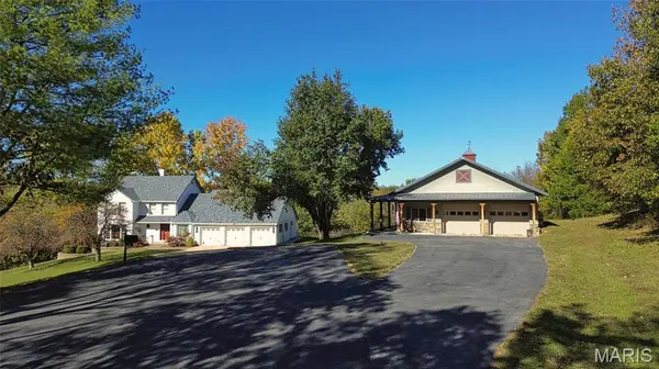 14 Oak Ridge DR, Washington, MO 63090