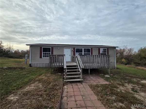 442 Dollie DR, Villa Ridge, MO 63089