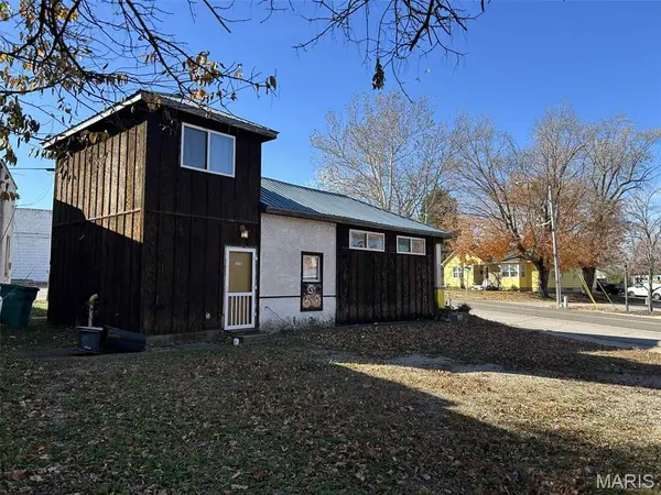 502 E Washington ST, Cuba, MO 65453