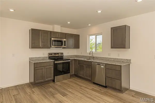 94 Mora BLVD #440-502, O'fallon, MO 63368