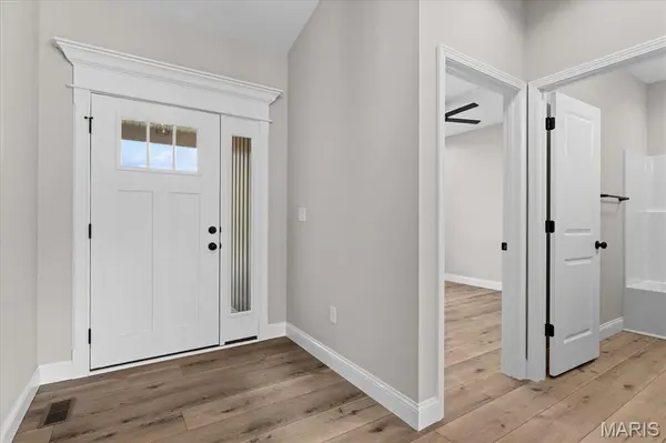 8086 Villa Valley, Caseyville, IL 62232