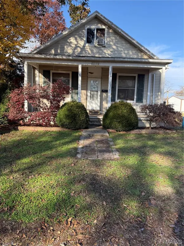 1371 Washington ST,  Carlyle,  IL 62231