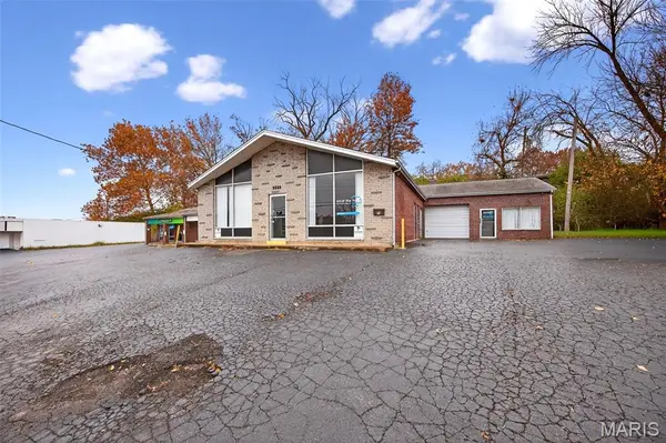 9560 Page AVE, Overland, MO 63132