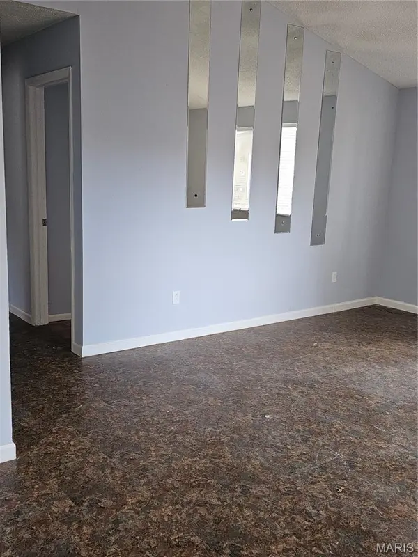 35 Lilac ST, Glen Carbon, IL 62034