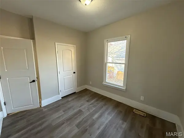 1916 Monroe, Kansas City, MO 64127