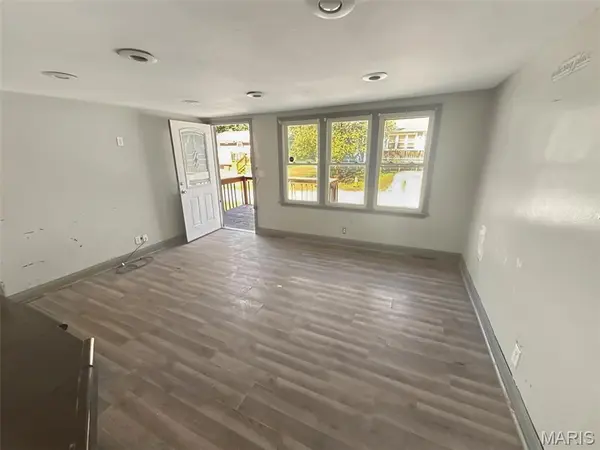 1749 Sinnott CIR, Independence, MO 64050