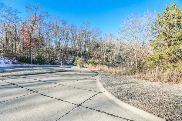 3 & 5 Broken Arrow CT, Byrnes Mill, MO 63025