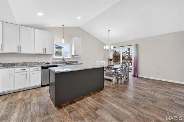 506 Hickory Knoll DR, Troy, MO 63379