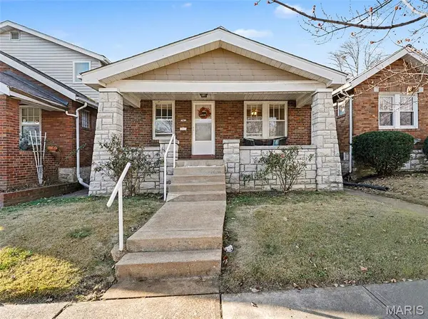 3808 Burgen AVE, St Louis, MO 63116