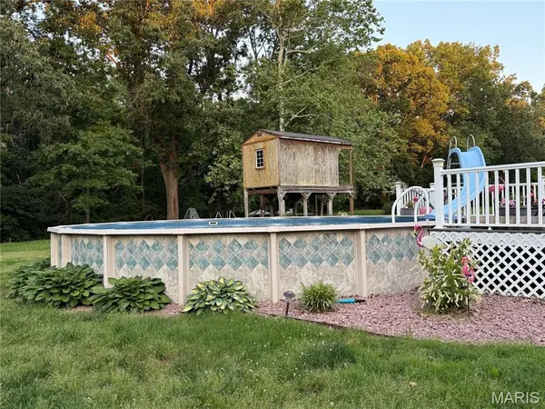 800 Old Broughton RD, Eldorado, IL 62930