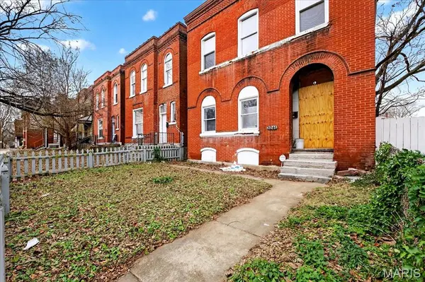 3241 California AVE, St Louis, MO 63118