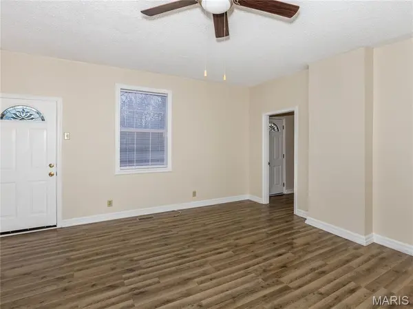 147 W Wickliffe AVE, Collinsville, IL 62234