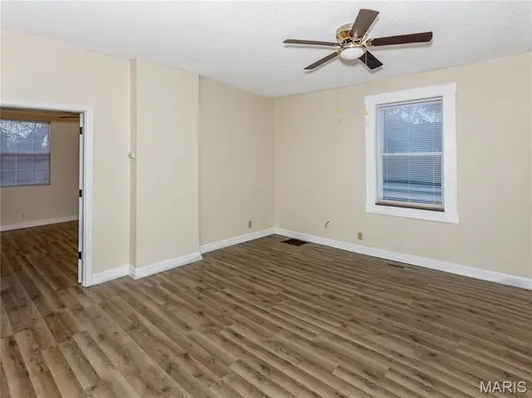 147 W Wickliffe AVE, Collinsville, IL 62234